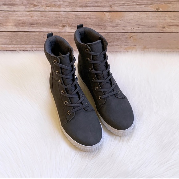 Timberland Skyla Bay 6 Inch Dark Grey Boots - Picture 2 of 6